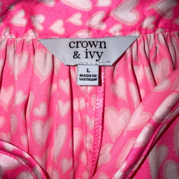 💕Crown & Ivy Pink Hearts Print Boho Tassel V-Neck Blouse Large EUC Lightweight🩷 - Picture 2 of 12